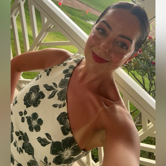 Abercrombie one shoulder linen mini dress. XS. Hawaiian floral, cream/dark green - Picture 4 of 7